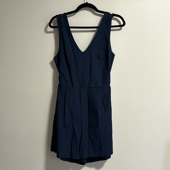 Club Monaco Womens Madria Romper Sz 8 Navy Blue Crepe V-back Coastal NWT - Picture 3 of 8